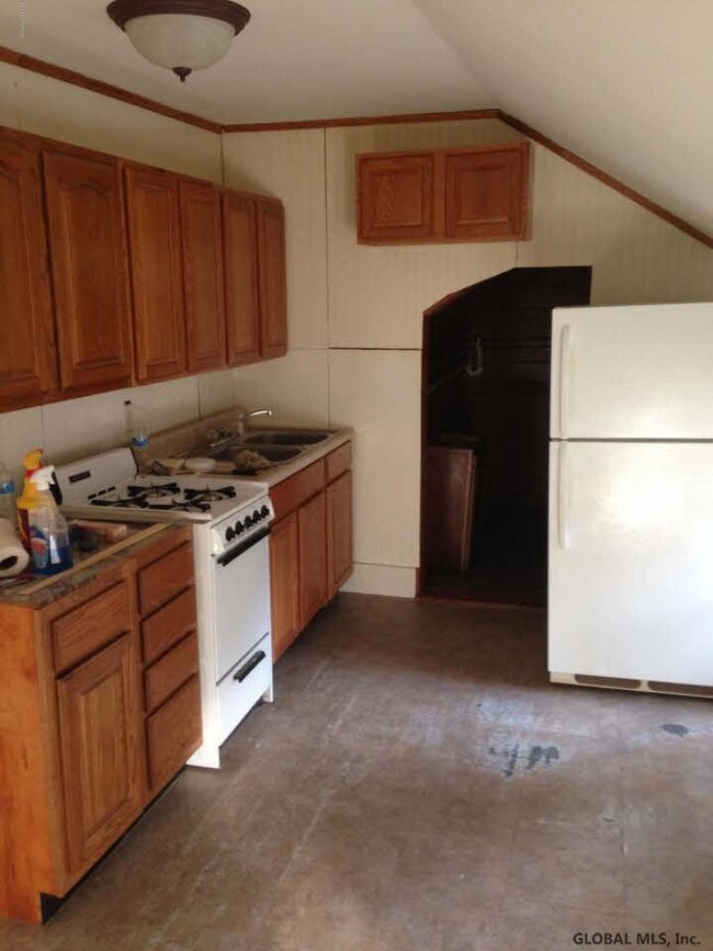 62 Crandall St, Glens Falls, NY 12801 - photo 5