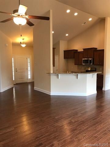 124 Bunker Hill Ln unit 5904, Statesville, NC 28677 - photo 3