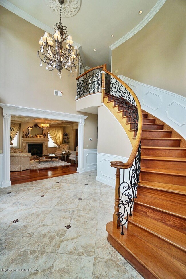 454 Holton Ave 36