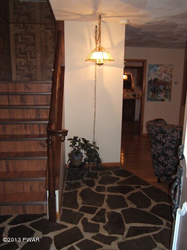 114 Forest Dr, Roaring Brook Township, PA 18444 - photo 7