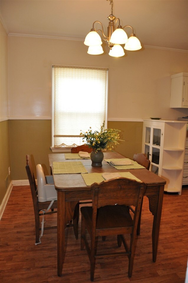 Large eat in kitchen.