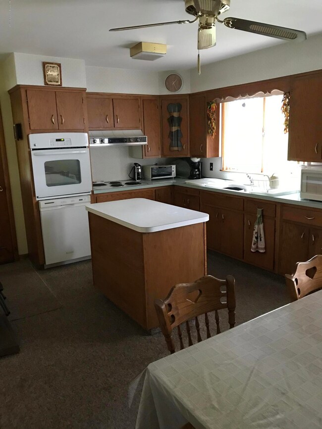 817 Butler St, Dunmore, PA 18512 - photo 5