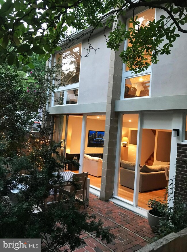 11509 Maple Ridge Rd, Reston, VA 20190 - photo 4