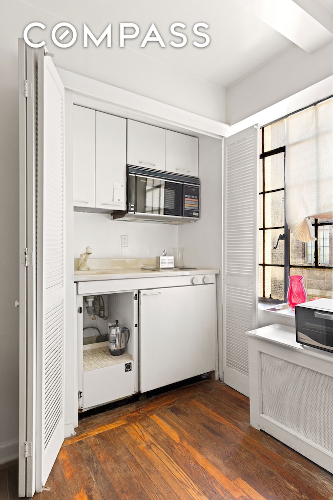 Prospect Tower unit 716, New York, NY 10017 - photo 4