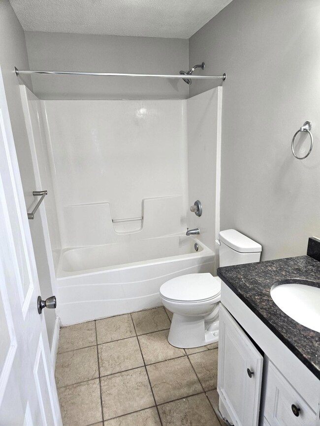 1205 S Sibley Ave unit 105, Litchfield, MN 55355 - photo 7