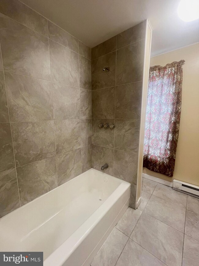 819 Mulberry St, Reading, PA 19604 - photo 6