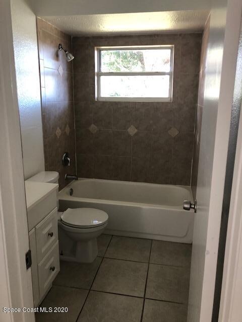 860 SANDGATE HALL BATH