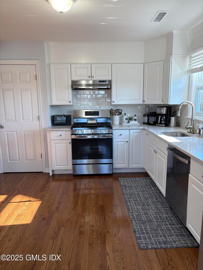 Spacious Kitchen