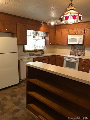 616 Old Farm Rd, Statesville, NC 28625 - photo 3