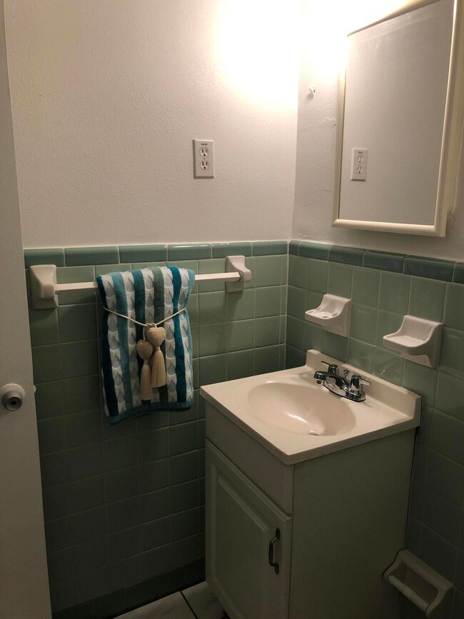 490 S Orlando Ave unit 4, Cocoa Beach, FL 32931 - photo 6