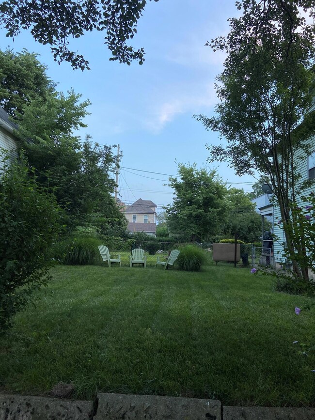 585 Bradley St, Columbus, OH 43201 - photo 3