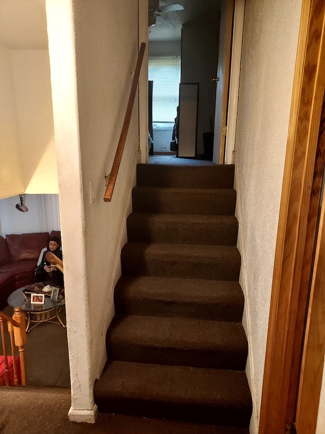 9834 S Oglesby Ave, Chicago, IL 60617 - photo 7