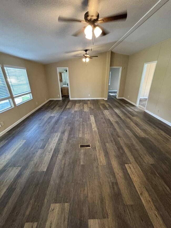 19905 Hastings Cir unit 19, Alvin, TX 77511 - photo 4