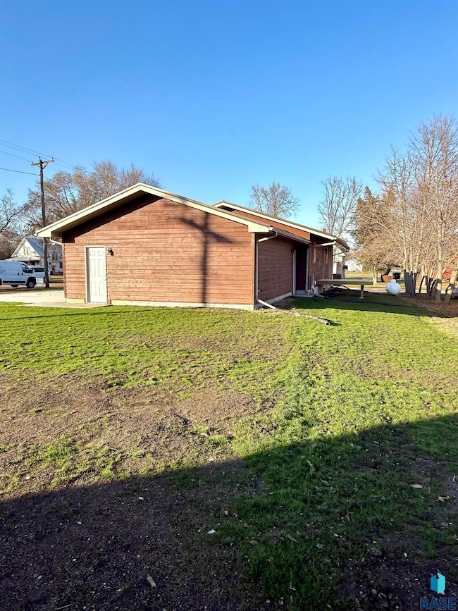 350 N Cherry Ave, Bridgewater, SD 57319 - photo 6