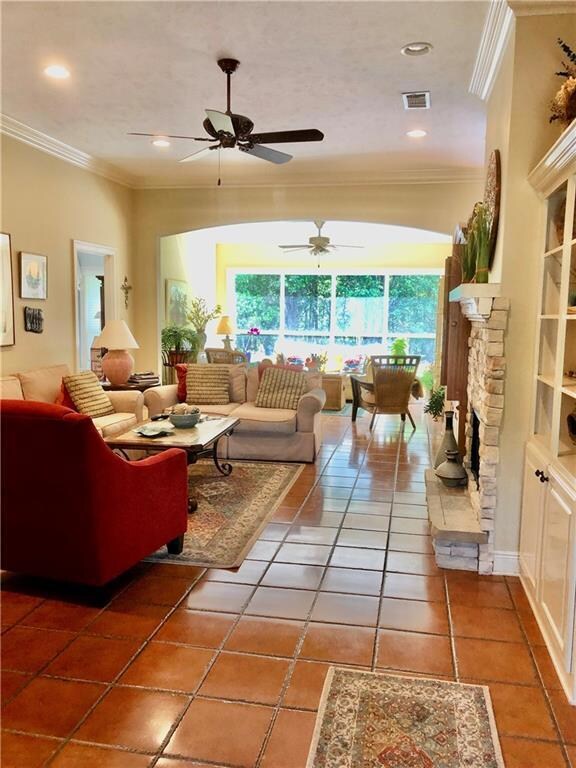 137 Lakeland Dr, Pineville, LA 71360 - photo 2