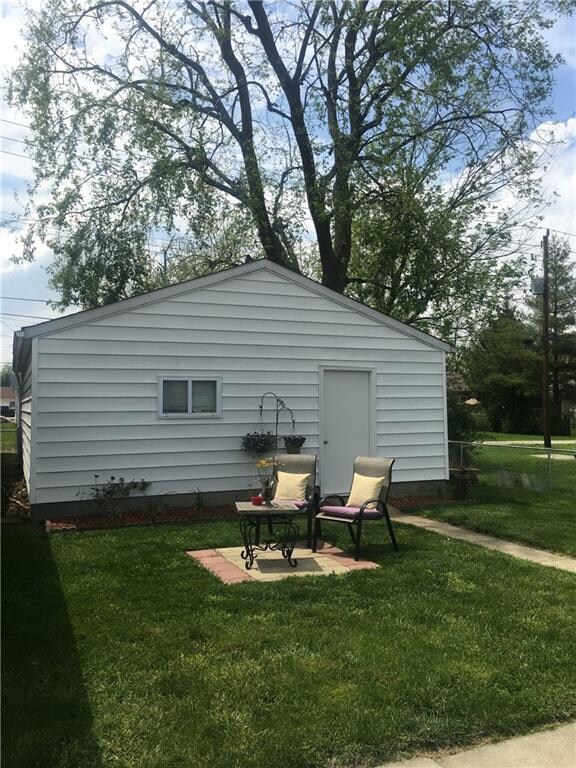 106 N 4th Ave, Beech Grove, IN 46107 - photo 2