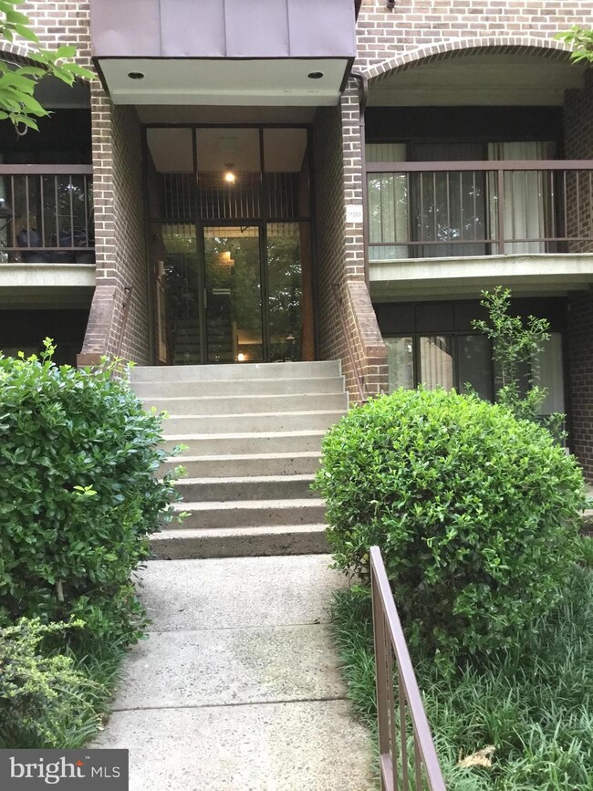 11260 Chestnut Grove Square unit 139, Reston, VA 20190 - photo 4