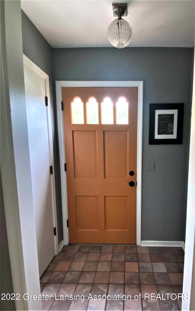 MAIN FLOOR Foyer