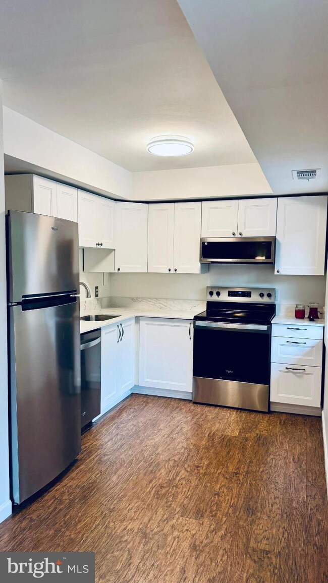 3222 S 28th St unit 304, Alexandria, VA 22302 - photo 6