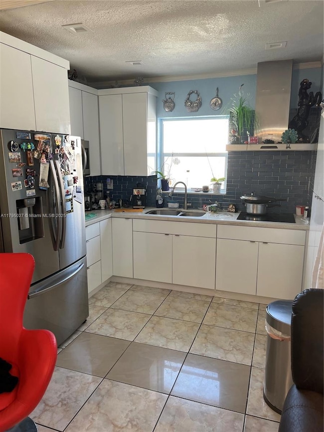 240 E 39th St, Hialeah, FL 33013 - photo 3