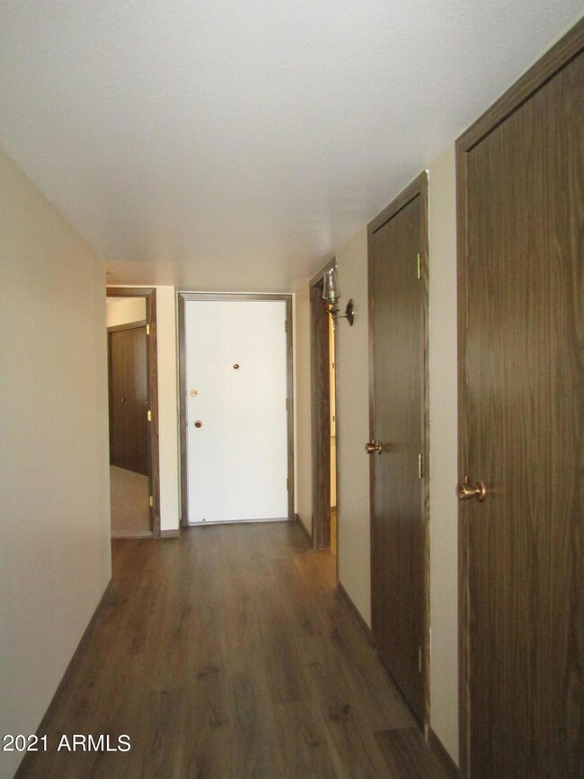 10889 W Buccaneer Dr unit 17J, Sun City, AZ 85351 - photo 6