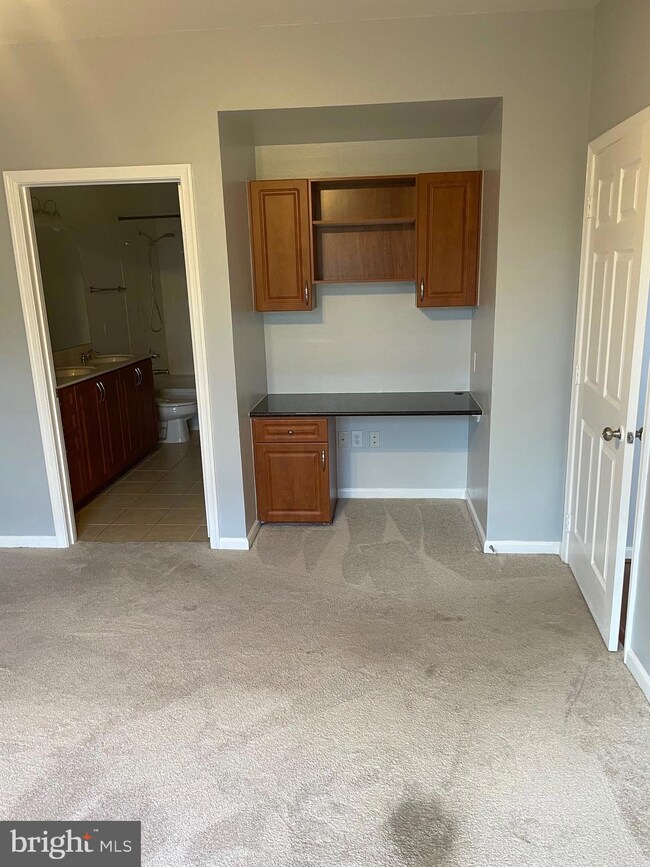 12956 Centre Park Cir unit 307, Herndon, VA 20171 - photo 6