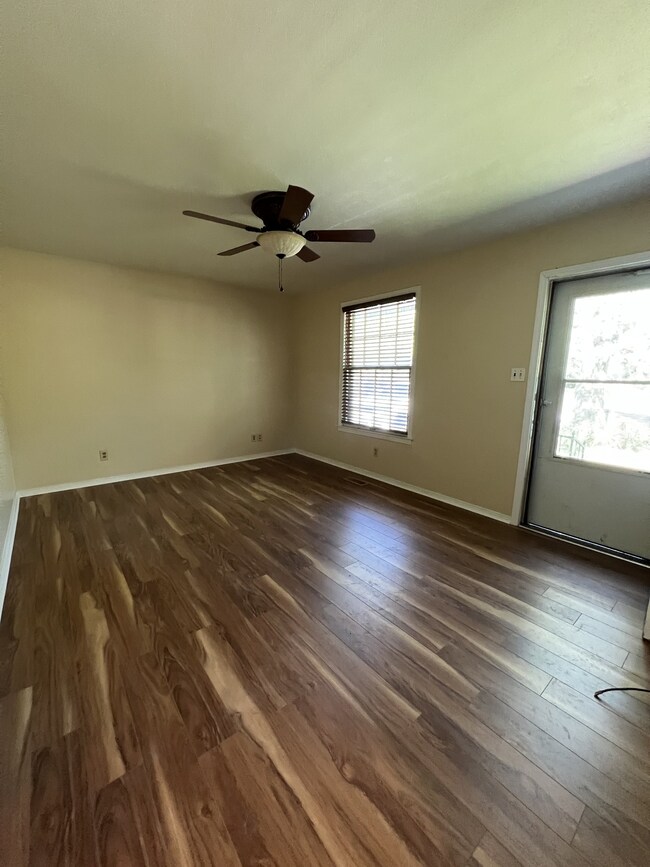 720 Hawthorne St, Hopkinsville, KY 42240 - photo 2