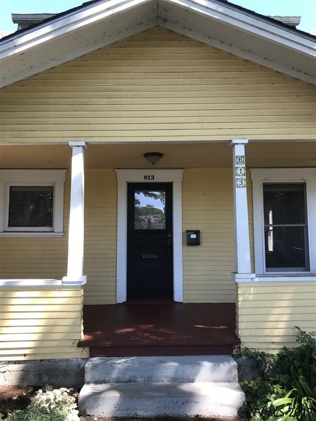 613 NW 4th St, Corvallis, OR 97330 - photo 2