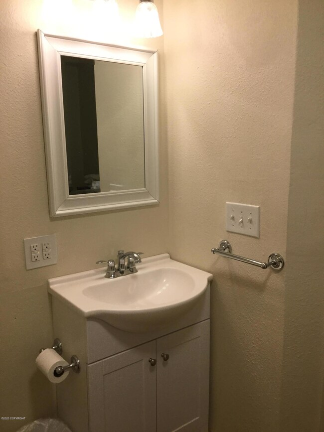 upstairs bathroom-2