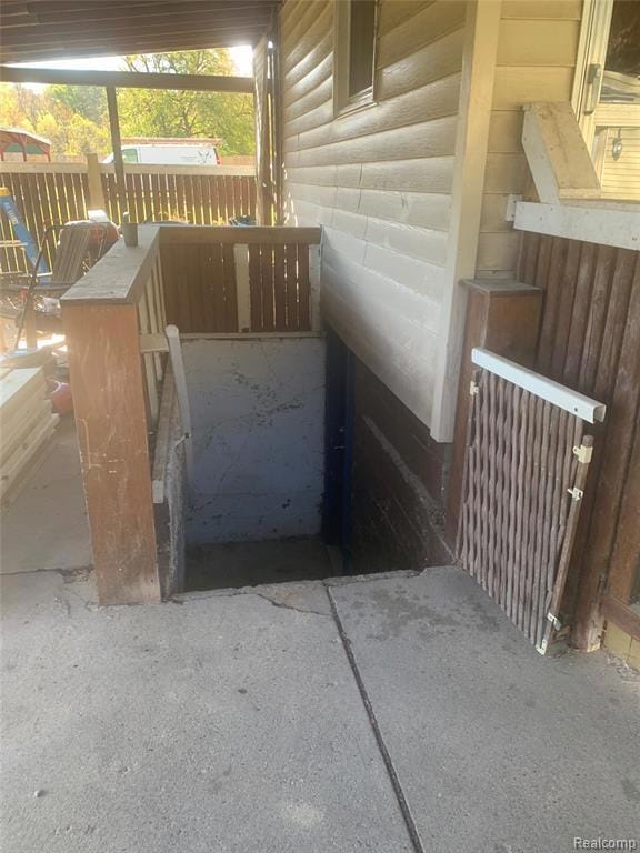 2313 S Rundle Ave, Lansing, MI 48910 - photo 3