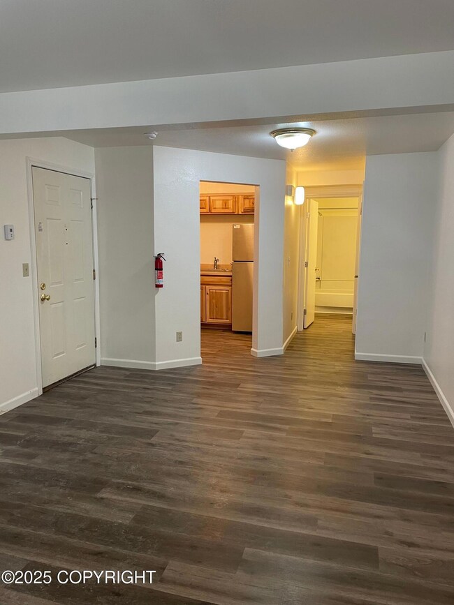 16510 Centerfield Dr unit A102, Anchorage, AK 99577 - photo 4