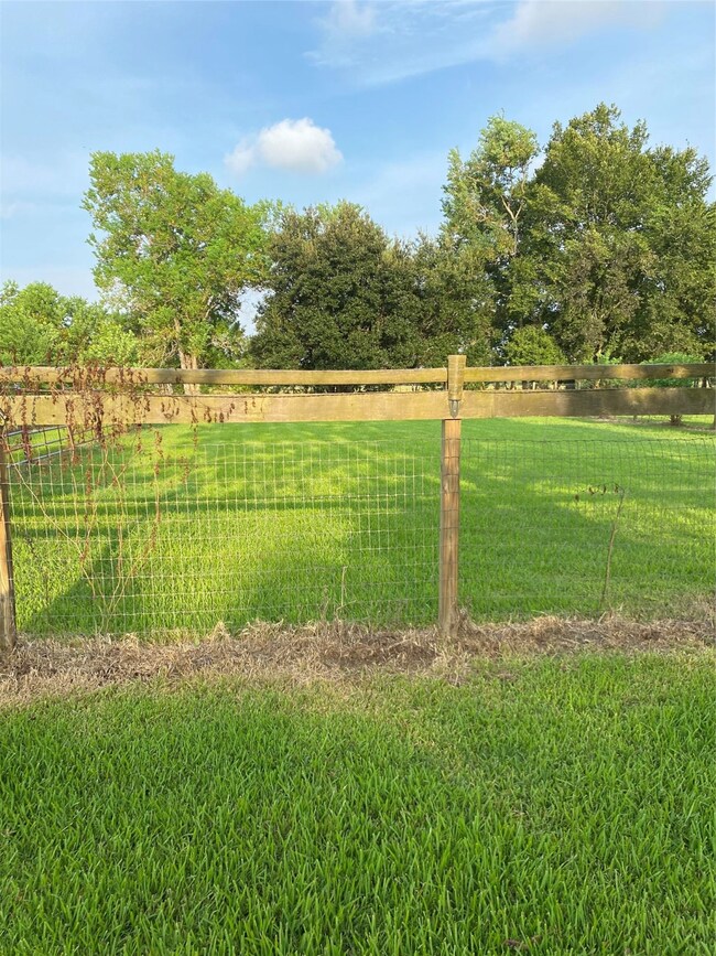 2852 County Road 936c, Alvin, TX 77511 - photo 5