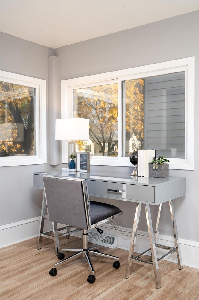 2828 Dakota Avenue South MLS-12.jpg