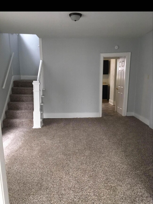 1006 E 16TH 7