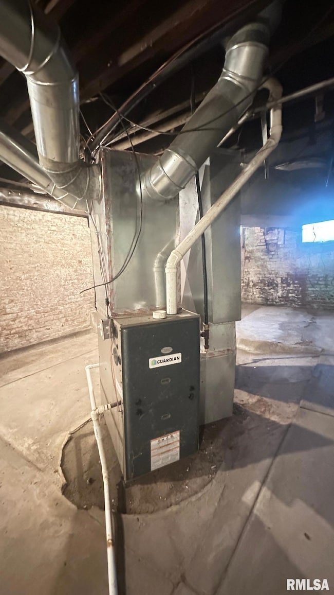 1108 Adams St, Quincy, IL 62301 - photo 7