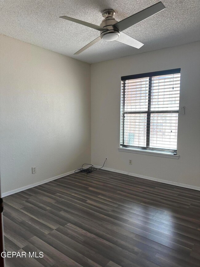 15FCF26A-5F1F-4B58-AA67-AD8168F8C57B