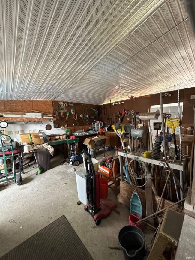 910 A St SE, Linton, IN 47441 - photo 3