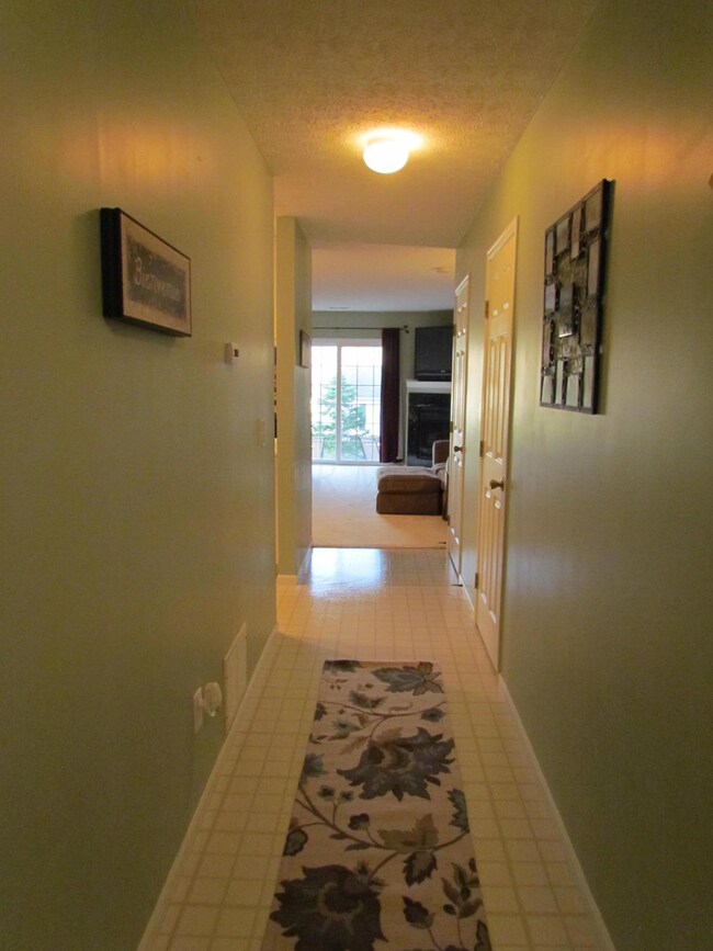 1834 Bashan Dr Entry Hall