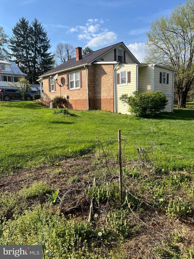 1124 Purcell Ln, Winchester, VA 22603 - photo 2