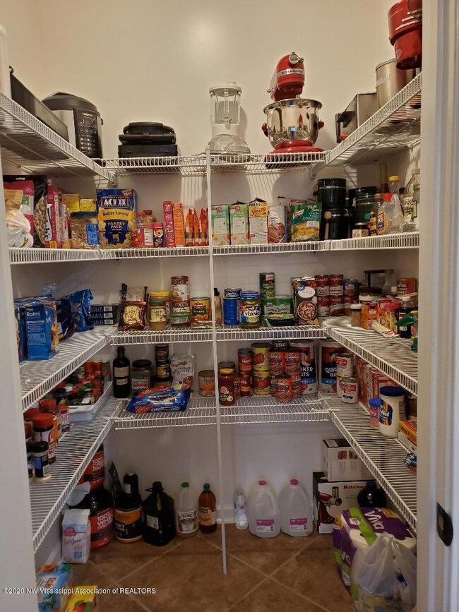 Hallas walk in pantry
