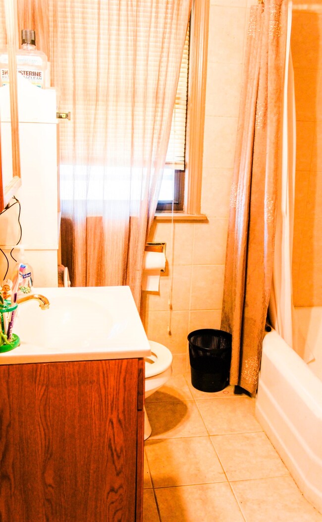 115 N Wiggs St, Griffith, IN 46319 - photo 6