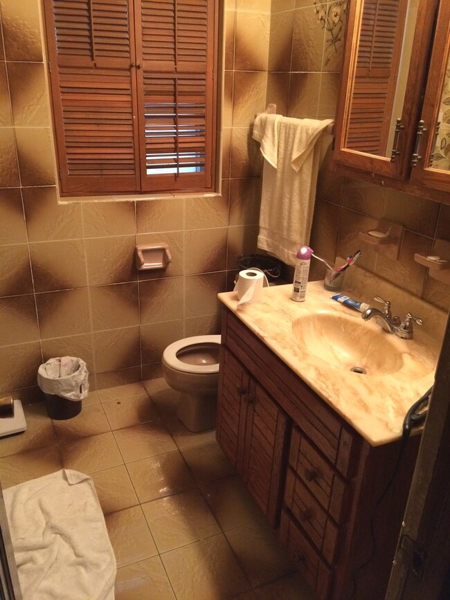 6235 N Francisco Ave, Chicago, IL 60659 - photo 2