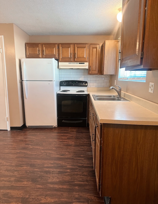 1081 New Haven Rd unit 4B, Naugatuck, CT 06770 - photo 4