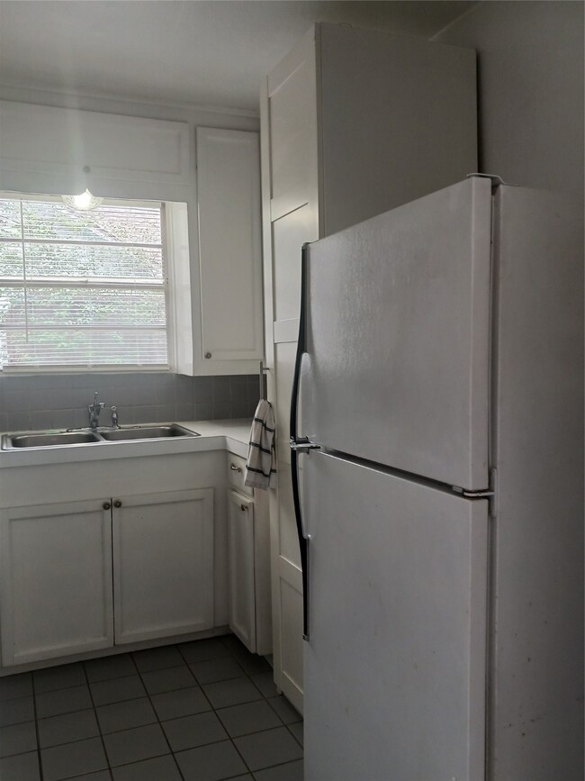 810 W 42nd St, Houston, TX 77018 - photo 6