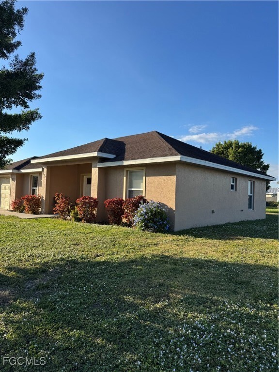 711 Orchard Park Dr, Clewiston, FL 33440 - photo 2