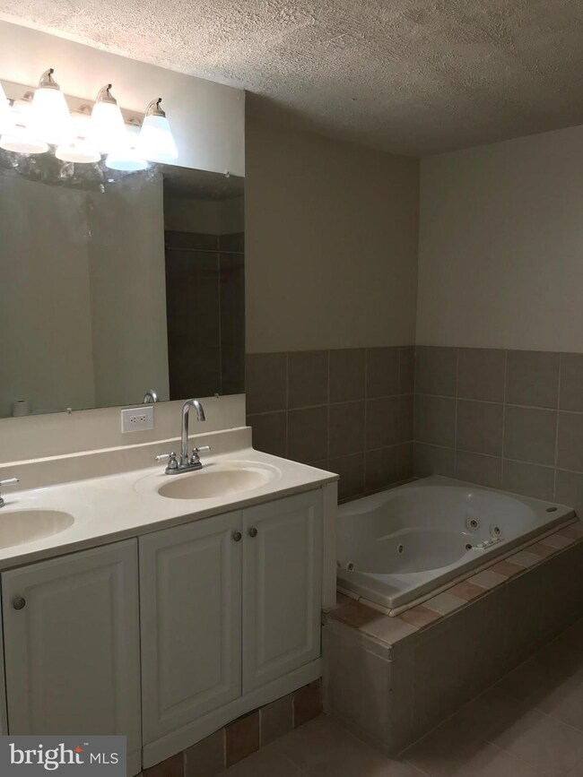 6059 Bonnie Bern Ct, Burke, VA 22015 - photo 6