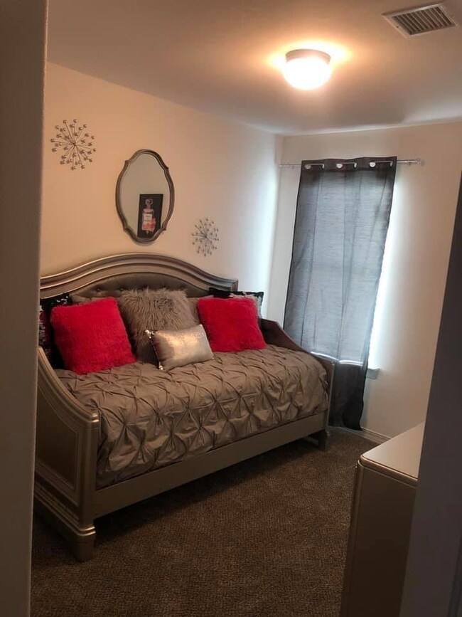 65514693_370373340283708_764760282863396