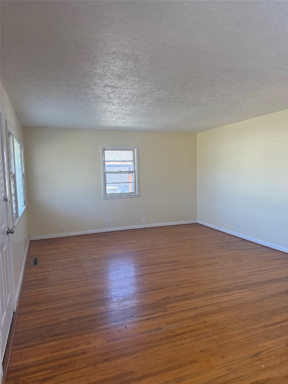 1604 N 7th St, Garden City, KS 67846 - photo 7