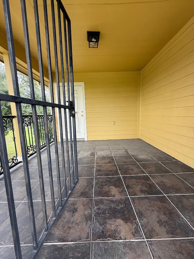 6219 Frisco St, Houston, TX 77022 - photo 5