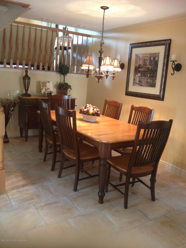 277 Elverton Ave, Staten Island, NY 10308 - photo 2